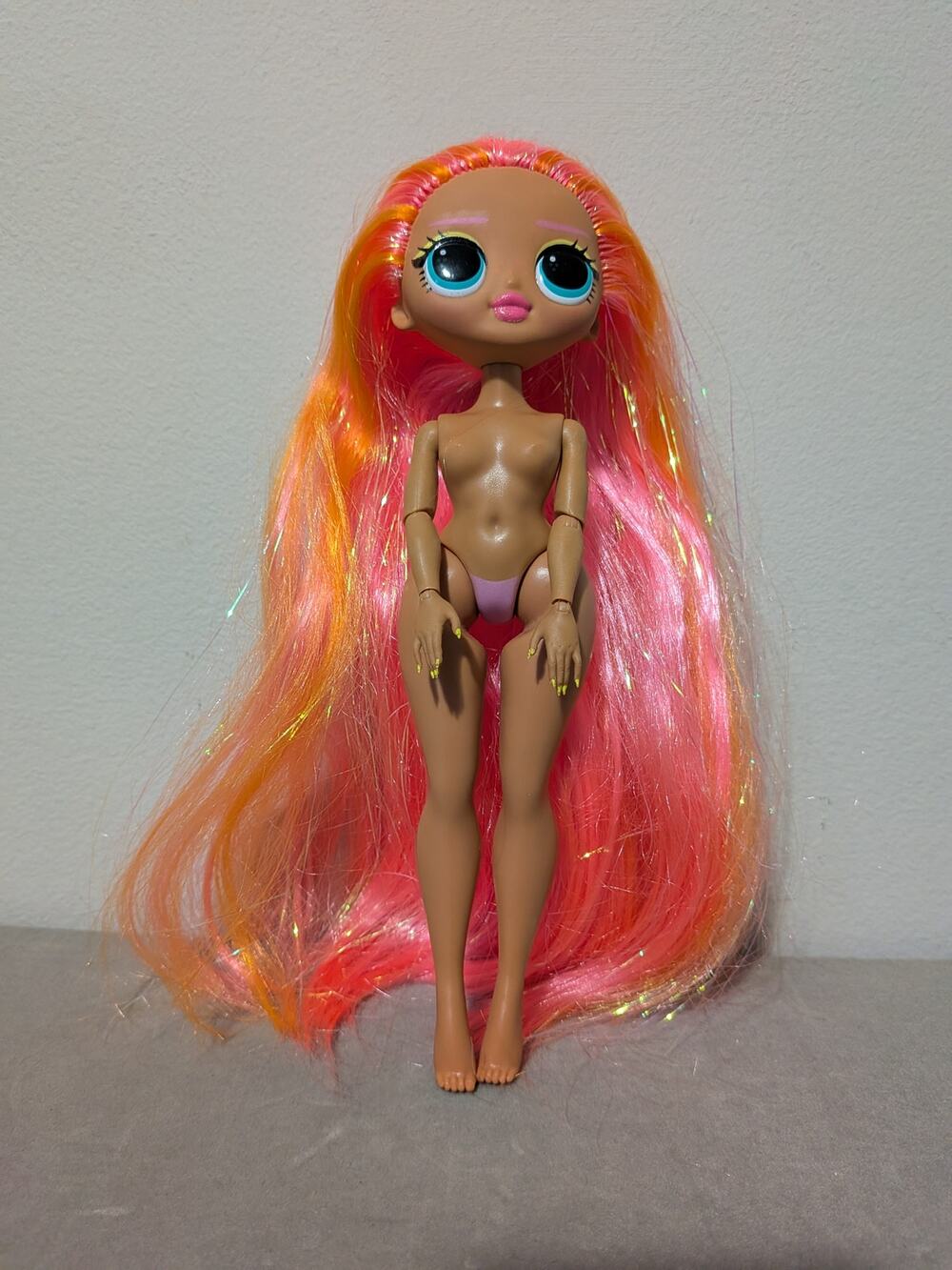MGA LOL Surprise OMG Lights Dazzle Doll 9" Nude